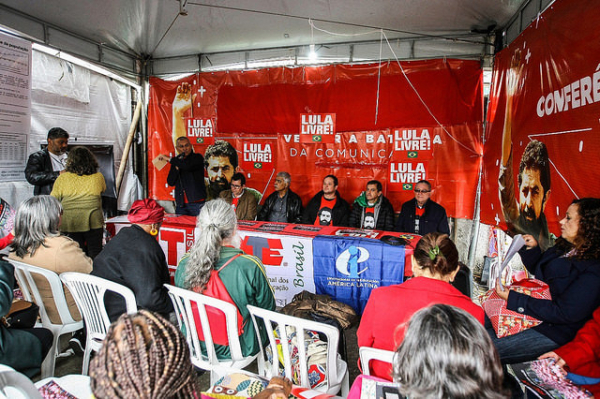 2021 03 09 lula livre exterior