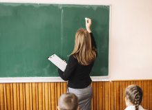 Câmara arrisca qualidade da educação e aposta na precarização do trabalho docente