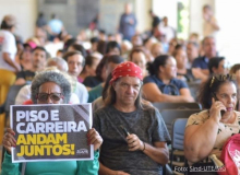 [MG] Audiência Pública e passeata marcam Campanha Salarial da educação em MG