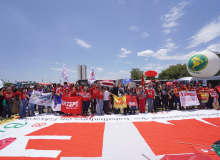 Servidores ocupam a Esplanada em marcha contra a Reforma Administrativa