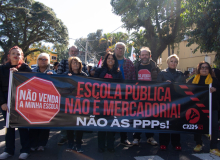 [RS] Ato do CPERS denuncia mega leilão de 98 escolas públicas pelo governo Leite