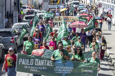 [AL] Sinteal inicia greve no estado com grande ato na capital